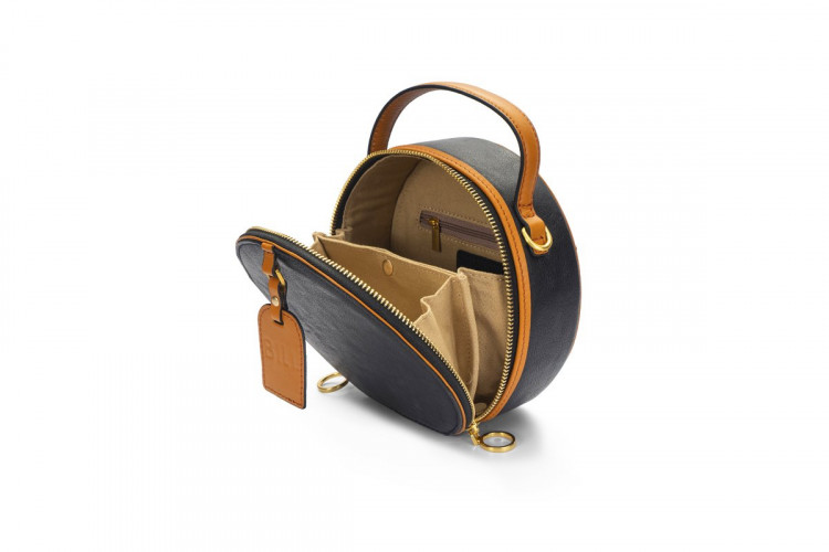 Ảnh Túi trống gắn tag